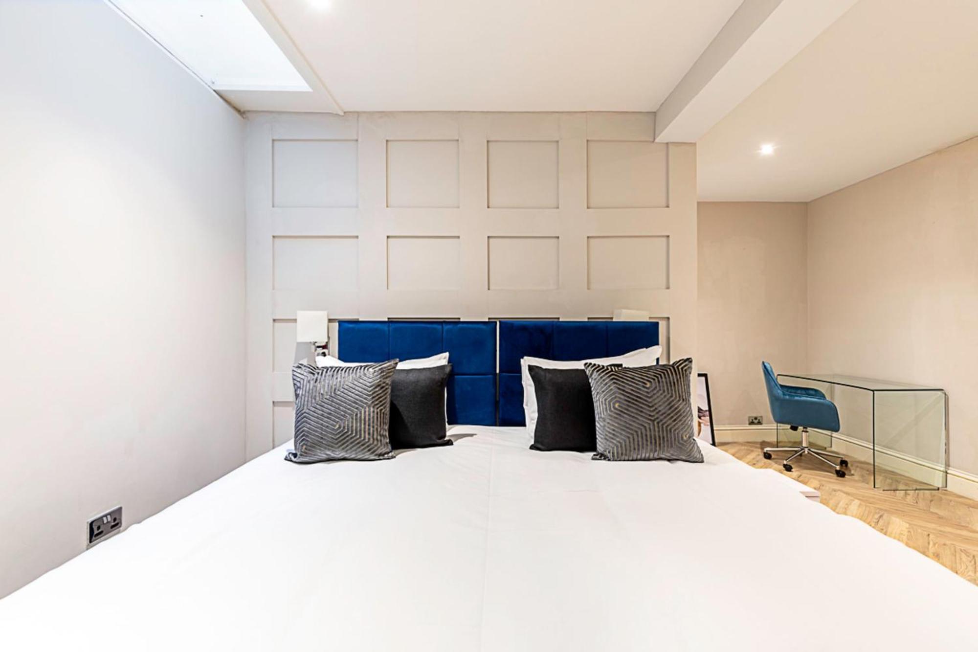 Beautiful Two Bedroom Abode In Notting Hill