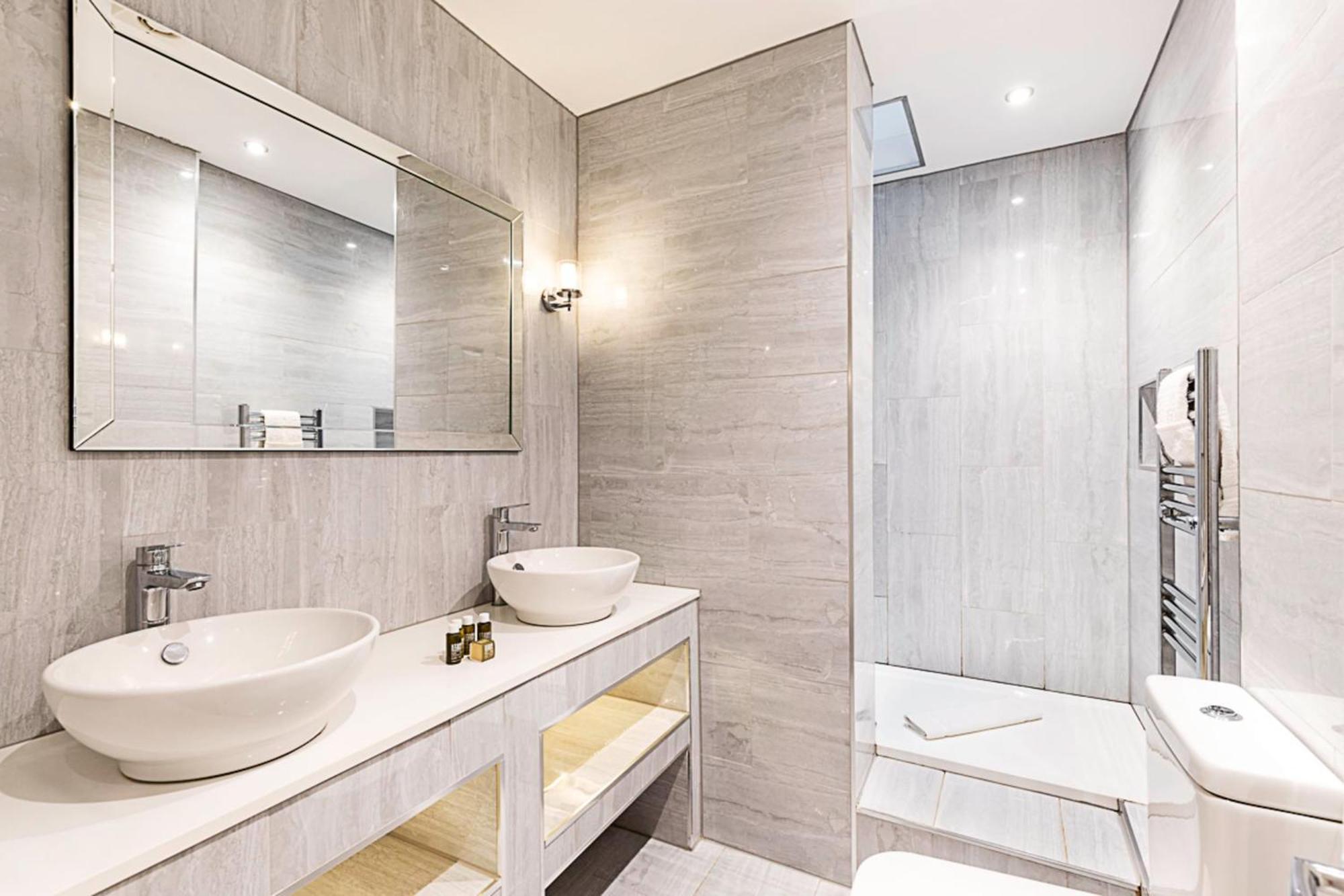 Beautiful Two Bedroom Abode In Notting Hill Appartamento